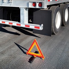 Deflecto Brand Made in USA Emergency Warning Triangle Kit with 3 Warnings – Red