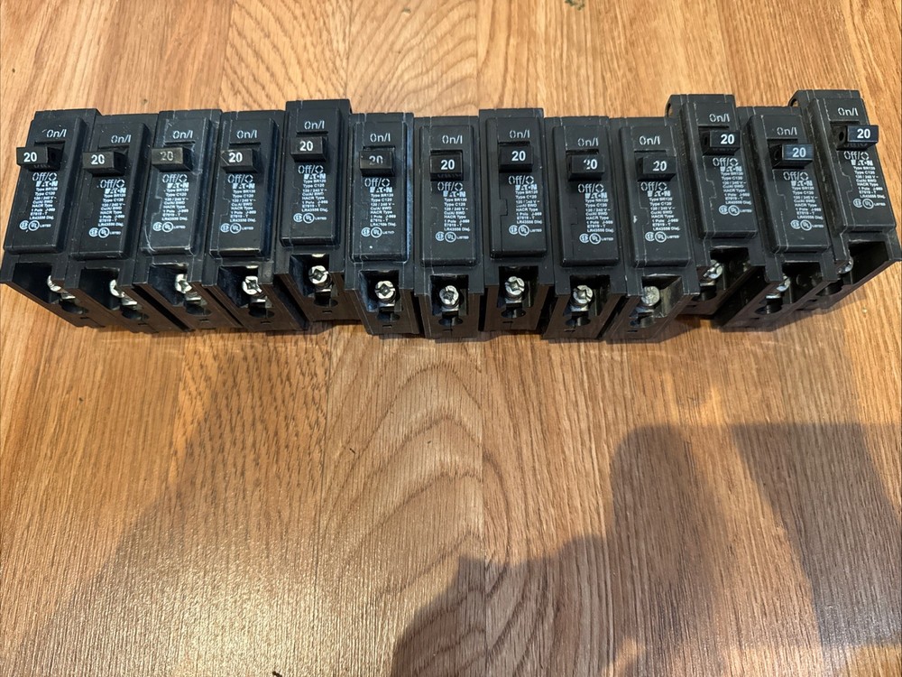 (Lot Of 13) Eaton/Cutler-Hammer BR120 C120 20 Amp Circuit Breakers