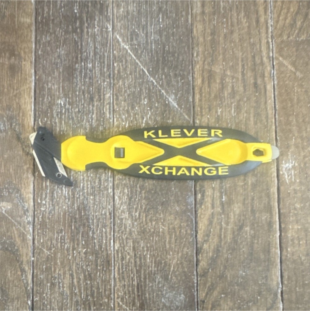 Klever Xchange Box Cutter Safety Cutter Yellow Black (x100)