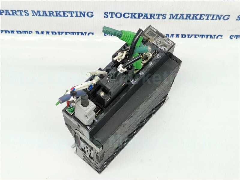 Omron R88D-KN04H-ECT R88DKN04HECT AC Servo Driver 0-240V 3PH 2.6A 0-500.0Hz 400W