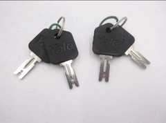 Pair OEM Yale Forklift Keys Rubber Cover Handle With Key Ring
