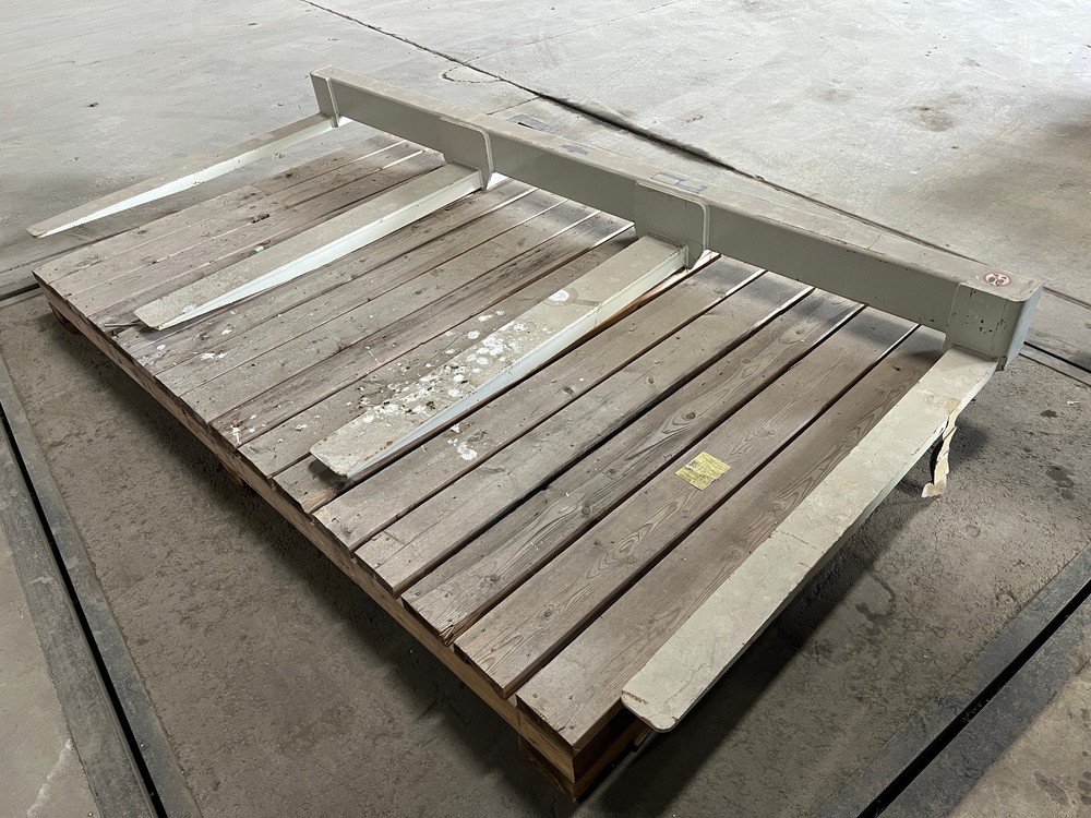 Heavy Duty Forklift Four Fork Attachment for Building Material Bundles