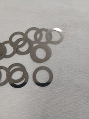 Round SS Shim Washers 0.002″ thick 0.375-0.38″ ID x 0.557-0.567″ OD 25 pcs