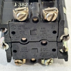 CUTLER HAMMER E30EG 120V 50/60Hz Compact Push Button w/Start-Stop- Ind Light
