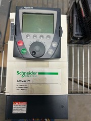 Schneider Electric ATV71H075N4 1HP VFD Altivar 71 0.75KW (LGG01Y)