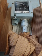 GE CR127B1 120-600V 1-115 psi Pressure Switch in NEMA 13 Enclosure BRAND NEW NOS