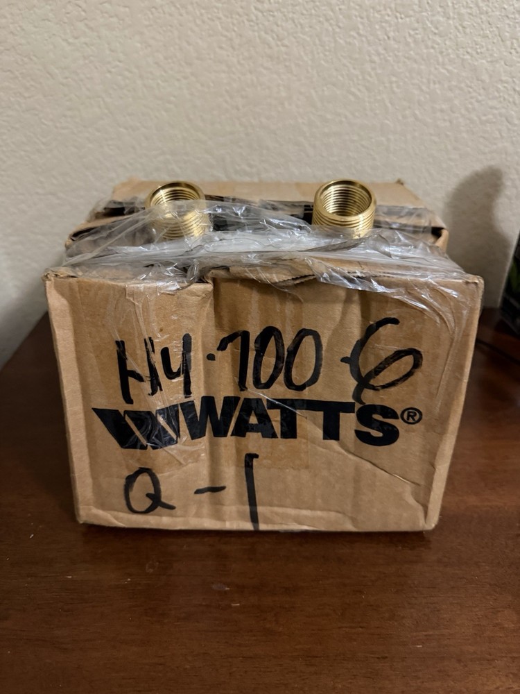 Watts HY-700-6 Non-Freeze Dual-Temp Wall Hydrant With SS Box
