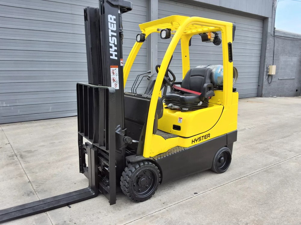 2014 Hyster 4,000 lb LP Forklift | 189″ Mast | Side Shift | Ready to Work