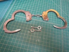 1 set – Peerless Model 700C Standard Nickel Handcuff Cuffs New out of Box