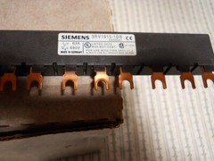 New SIEMENS 3RV1915-1DB 63A 690V BUSBAR FEEDER TERMINAL