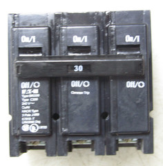 🙌 EATON 30 AMP CIRCUIT BREAKER 240 VAC 3 POLE BR330