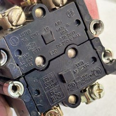 CUTLER HAMMER E30EG 120V 50/60Hz Compact Push Button w/Start-Stop- Ind Light