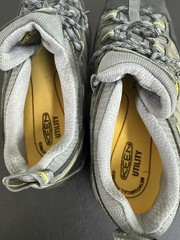 KEEN Utility Work Shoes Soft Toe Black Yellow Mens 9 EE Wide ASTM F2892-11