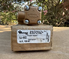 Versa VJJ-4403 Air Valve – Four Way – 3 Position VAC 200PSI 3/8″ NPT Unused