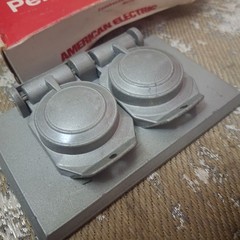 American Electric Perfect-Line Outdoor Duplex Outlet Cover Lot WR100-C 728A