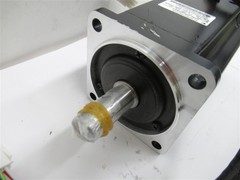 Yaskawa SGM-08U2HA12, AC Servo Motor, 700 Watt, 200 Volt
