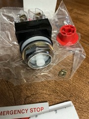 General Electric Heavy-Duty Oiltight Mushroom Head Pushbutton Switch Open Box