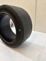 Solideal Magnum 16x7x10.5 Press On Forklift Solid Tire