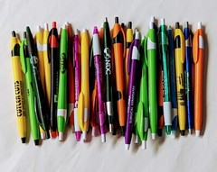 30ct Lot Misprint Retractable Click Pens: Javalina/Slimster BRIGHT MIXED COLORS
