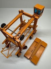 1:50 GESCHA PEINER PPH 30 CONTAINER CRANE ORANGE