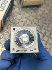 OMRON H3BA SOLID STATE TIMER 100/110/120 VOLTS TIME 0.5s-100h NIB