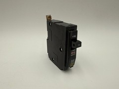 Square D QHB120 Circuit Brekaer 20A 1P 120/240V 65kA Bolt On 20 Amp 1 Pole QOB