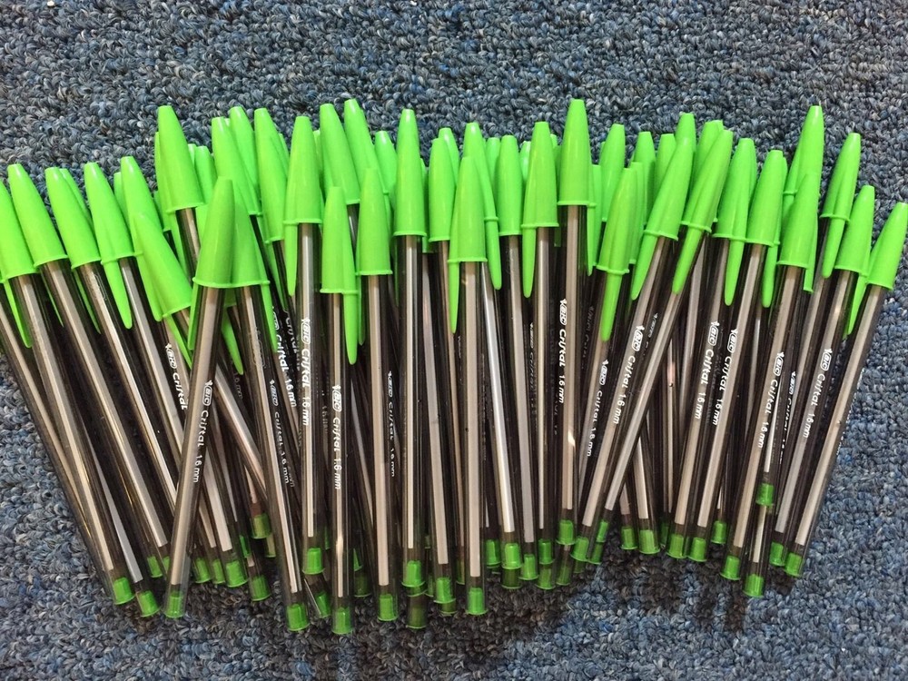 Lot of 100 GREEN Bic Cristal Ballpoint Pens 1.6mm BOLD POINT ~ Sale Price!!!