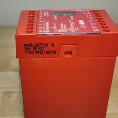 Allen-Bradley 440R-S07139 CU2 Safety Relay 24V AC/DC