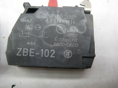 SCHNEIDER ELECTRIC ZBE-102 CONTACT BLOCK LOT OF 4 NSNP