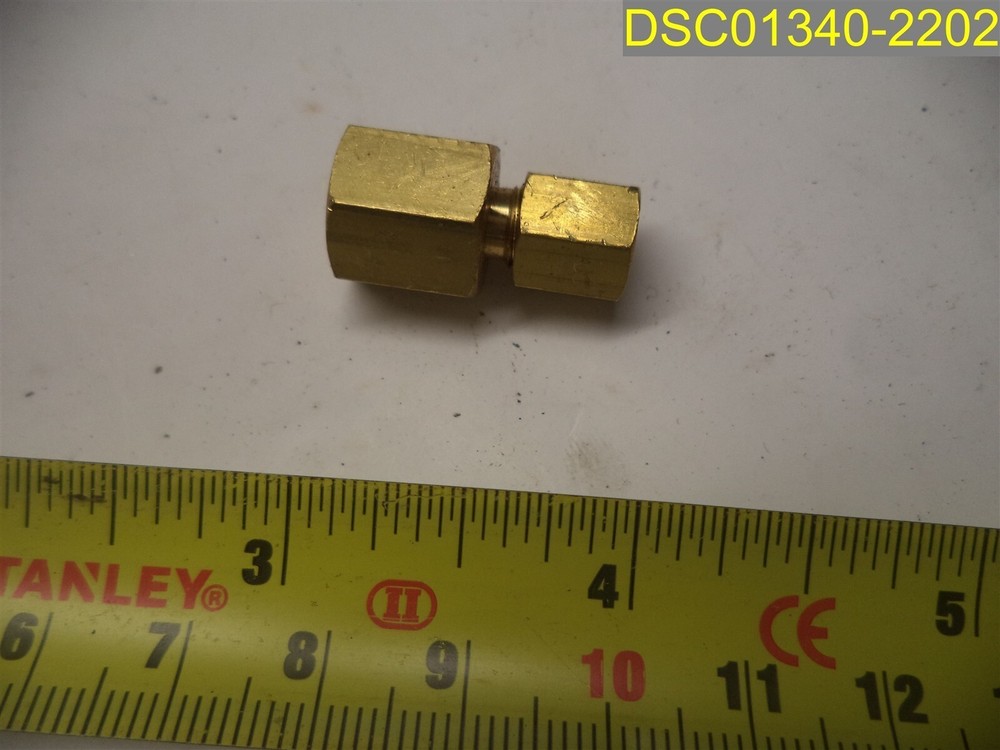 Qty = 200: 1/8″ O.D. Compression x 1/8″ FNPT Brass Adapter Fittings