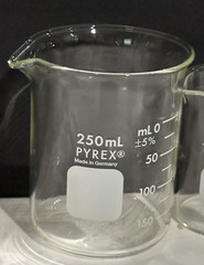 PYREX Glass Beakers Laboratory Science Equipment 1000 ml-600 ml-250 & 100
