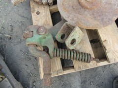 4 JOHN DEERE PLOW COULTERS WITH BRACKETS