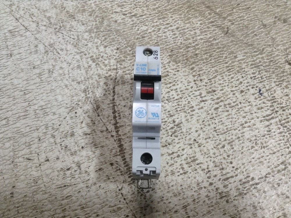 GE General Electric V07110 C-10 10 Amps 277/480 V 1 Pole Circuit Breaker