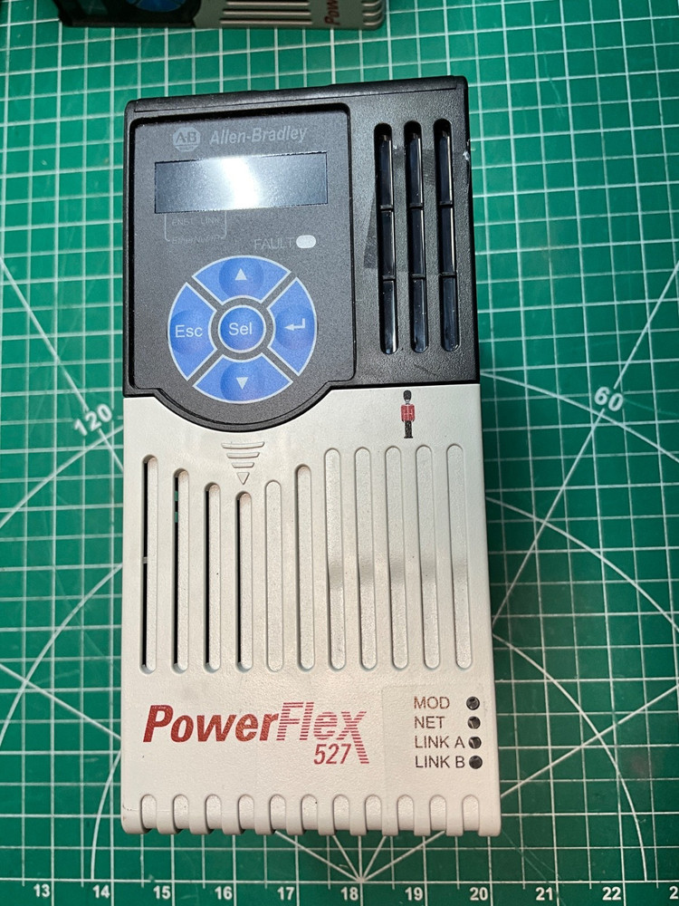 Allen Bradley 25C-D2P3N114 Ser B PowerFlex 527 480V 2.3A 1.0HP AC Drive