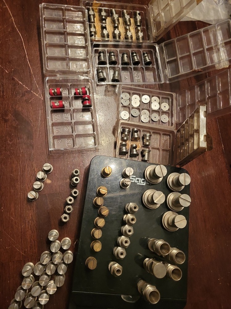 Lot of 83 – Spraying Systems Nozzle VeeJet Spray Tips See Description.