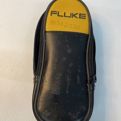 Fluke 323 True-RMS Digital Clamp Meter W/ Carrying Case – Pre Owned