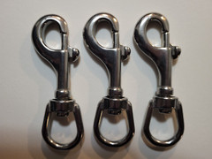 316 Stainless Steel Bolt action swivel eye snap hook with 3/4″ eyelet. 3 count