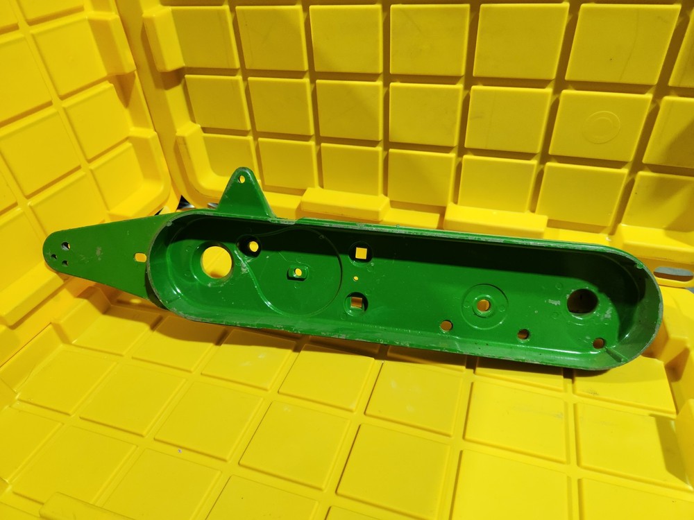 John Deere 71 planter Chain Case Housing B30471 NOS JD Factory Part