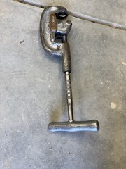 Vintage RIDGID No. 2-A Pipe Cutter – Original Grey Finish – Made in USA 1/8″-2″