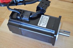 Yaskawa SGMAH-04A1F-AP41 400w AC Servo Motor Encoder 200v 3,000rpm 1.27Nm 2.8amp