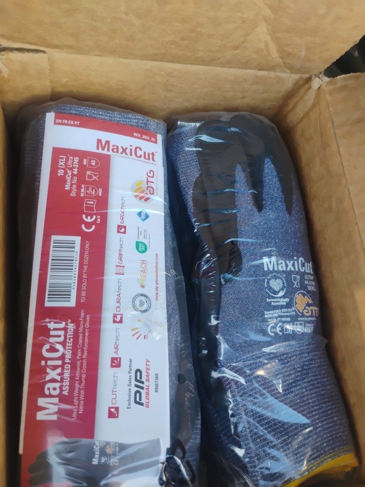 ATG MaxiCut Ultra 44-3745 Cut Resistant Gloves – Size 10 (XL) – Dozen Pack (12)