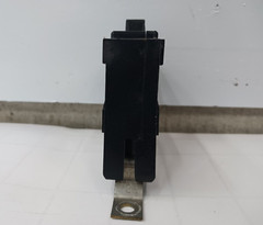 CUTLER HAMMER 30 AMP CIRCUIT BREAKER 1 POLE 120/240 VAC BA130