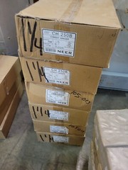 1 Box of 100-NEER CH-250-B CH250B Conduit Hanger w/Nut & Bolt 1-1/4″ New Old Stk
