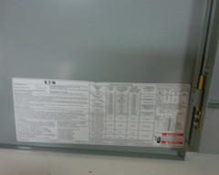 EATON CUTLER HAMMER OUTDOOR Load Center Main Lug 150A 120/240v 20 Spaces