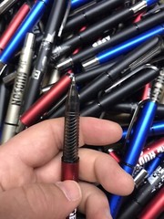 Bulk Lot of 100 Capped Ink Gel Pens – Misprint Plastic Pens