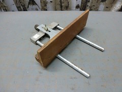 Makita Edge Guide for 3612, RP1800, RP2301 Plunge Router Base (115mm OC 12mm Rod