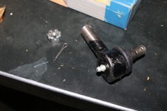 NOS Ford 1953 – 64 F250 tie rod end L/H threaded C0AZ-13A131-A