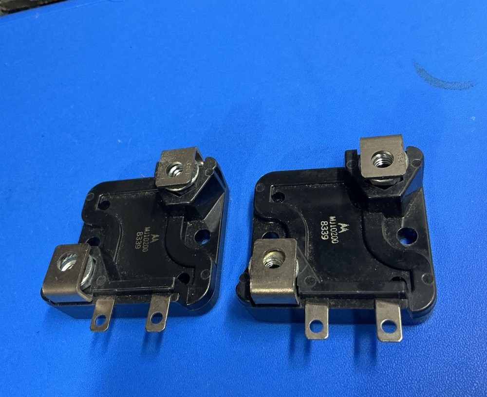 TWO MOTOROLA MJ10200 DARLINGTON POWER TRANSISTOR SI NPN