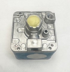 Honeywell Gas Pressure Switch C6097A1053 1/4″ NPT Pipe Auto-Recycle -40F to 140F