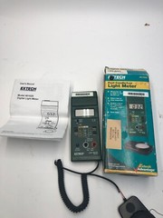 EXTECH INSTRUMENTS 401025 FOOT CANDLE/LUX LIGHT METER